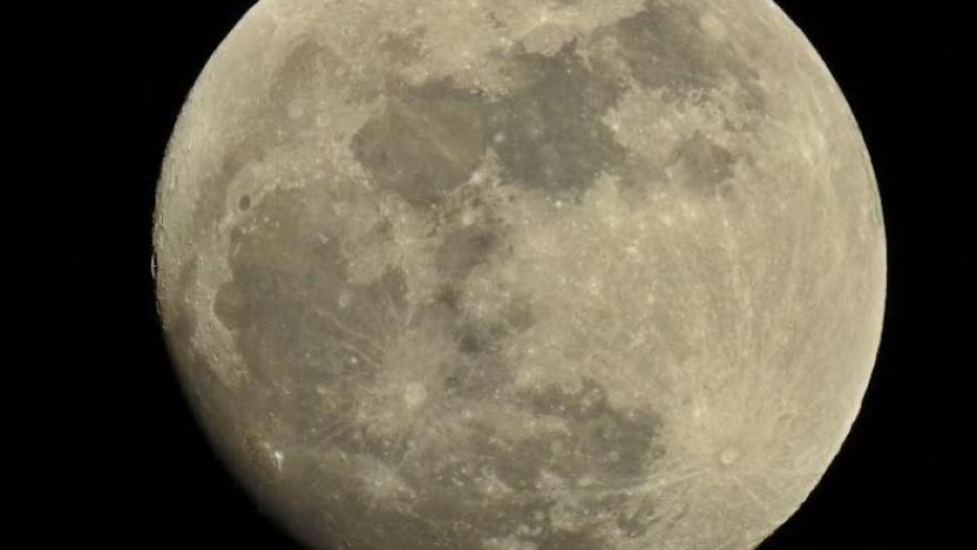 Full moon image.