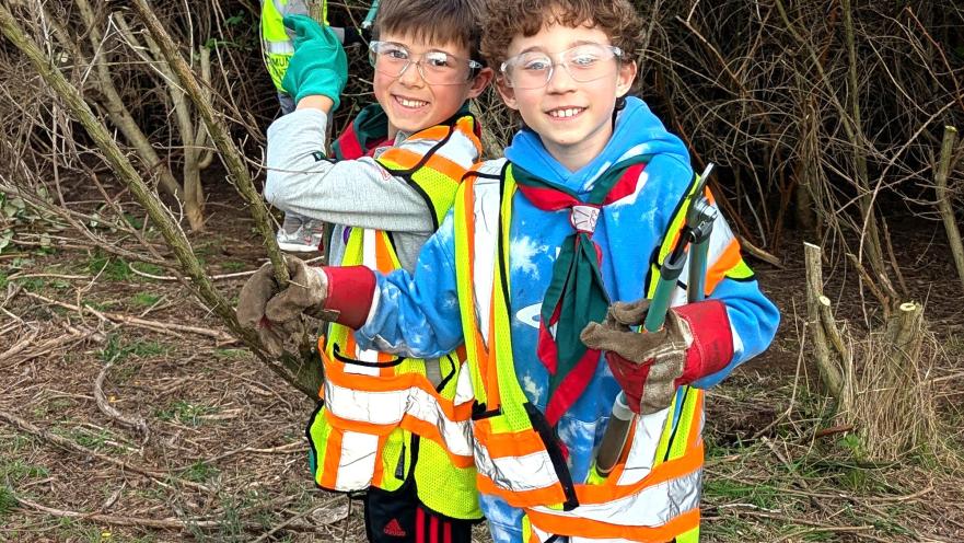 kids remove invasives in lagoon west park