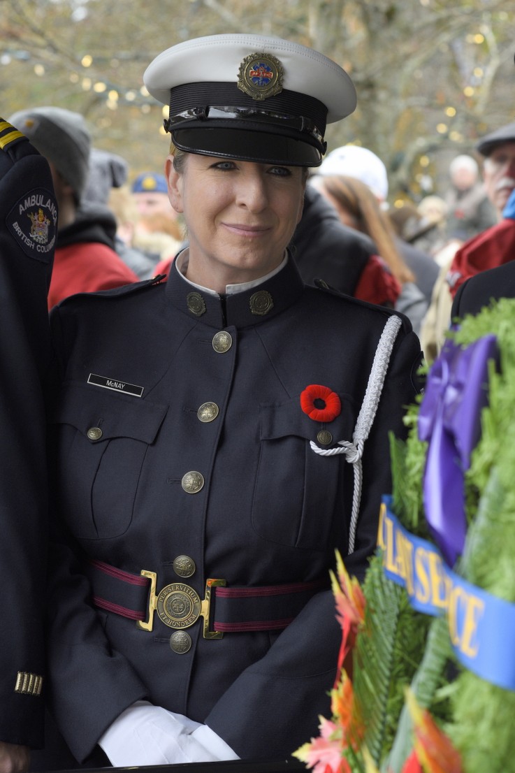 Female member of the military at the cenotaph 2018. Photo by Lorna Shaw