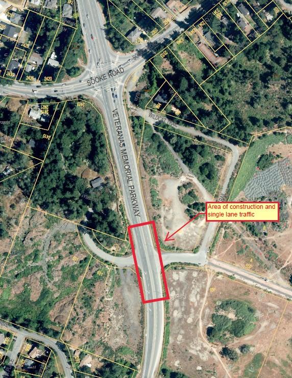 Aerial view of the construction area with single-lane traffic on Veterans Memorial Parkway near Sooke Road, marked with a red rectangle.