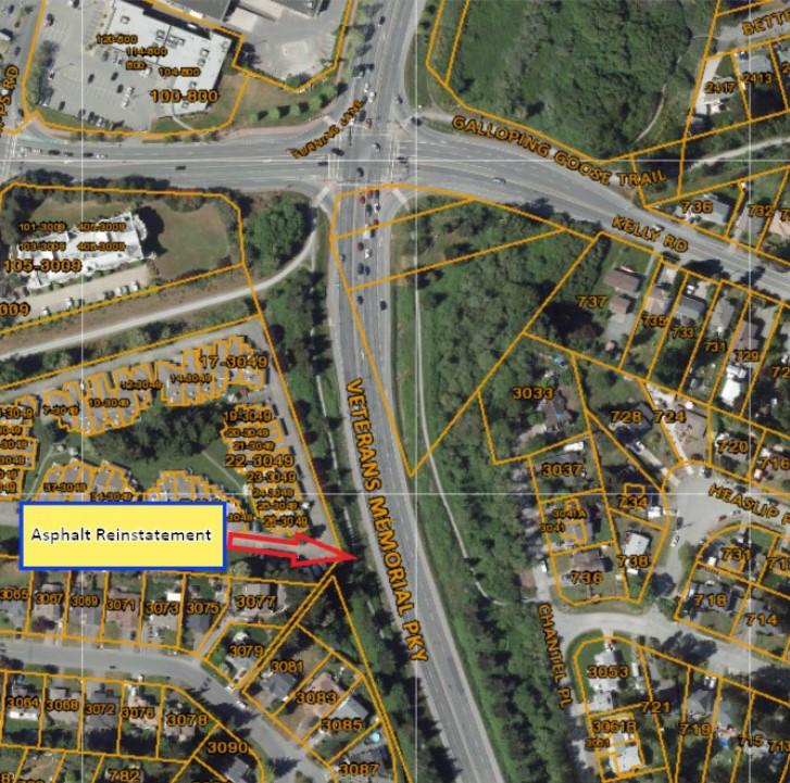 Map showing the location of asphalt reinstatement on Veterans Memorial Parkway near Kelly Road, marked with a yellow and red arrow.